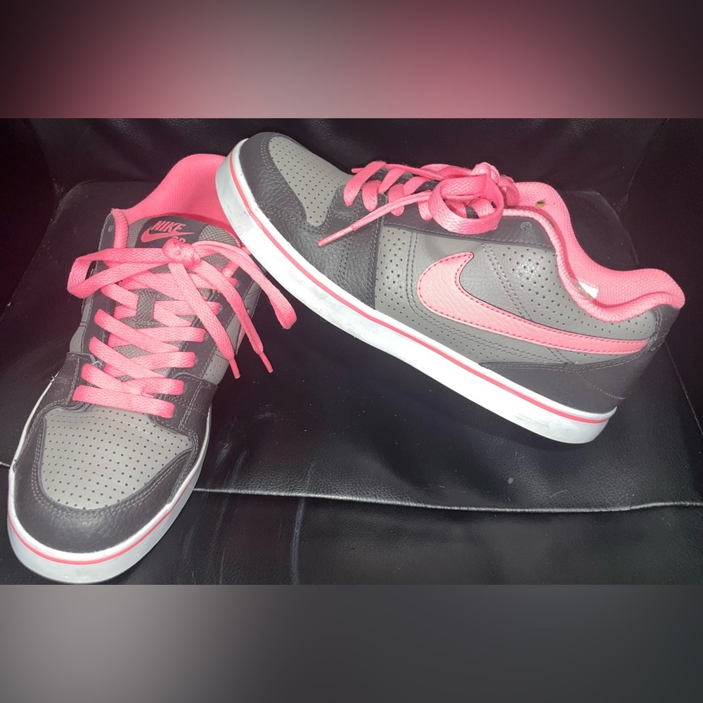 Nike Pink Gray Black SB Dunk Low Sneakers Shoes 400680-060 Womens  size 9
